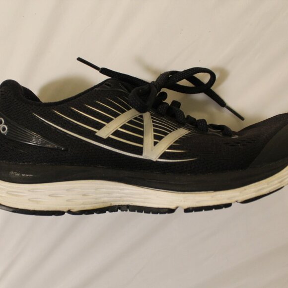 Shoe  -013 - Picture 1 of 2